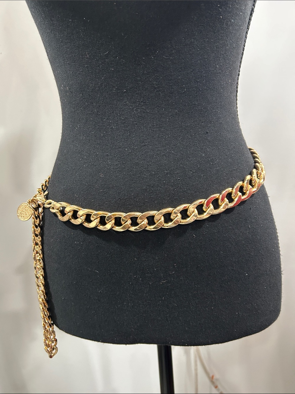 Vince Camuto Gold Chain Link Waist Belt - Fashion Accessory